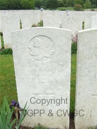 Etaples Military Cemetery - Couture, O